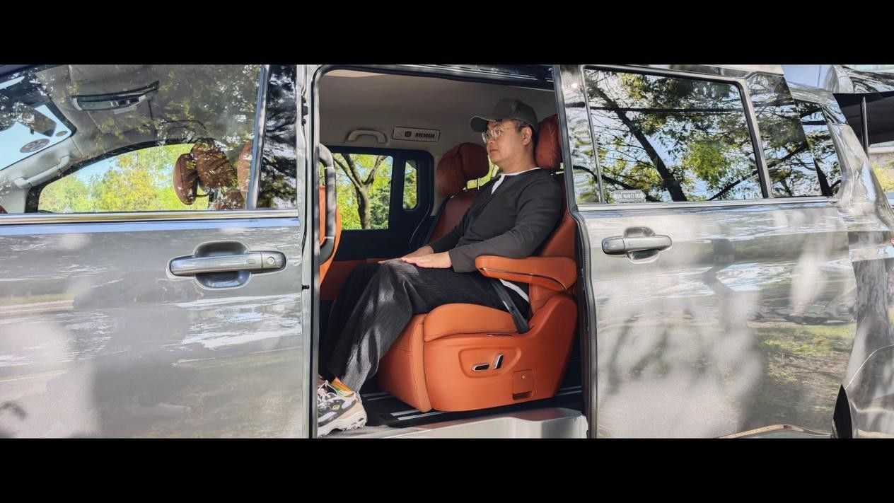 能躺平 空间大到想怎么用就这么用不朽情缘游戏入口锐胜M8第三排都(图23)