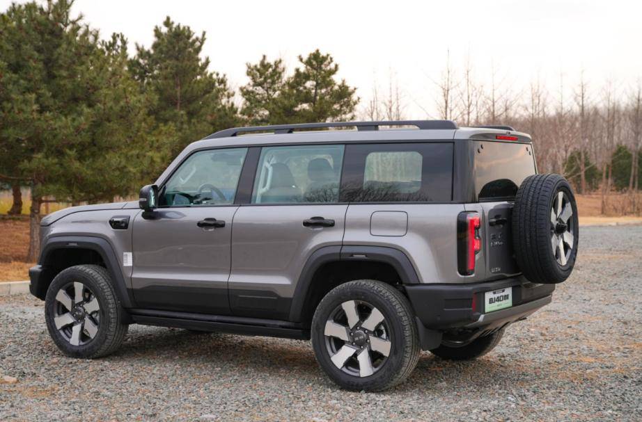 扛”这台车把周末过成了小假期不朽情缘游戏入口露营不用“硬(图3)